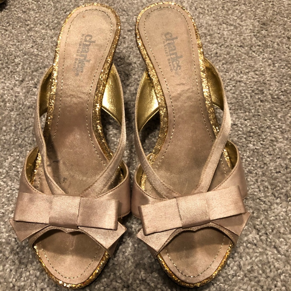 Kitten heel slip on